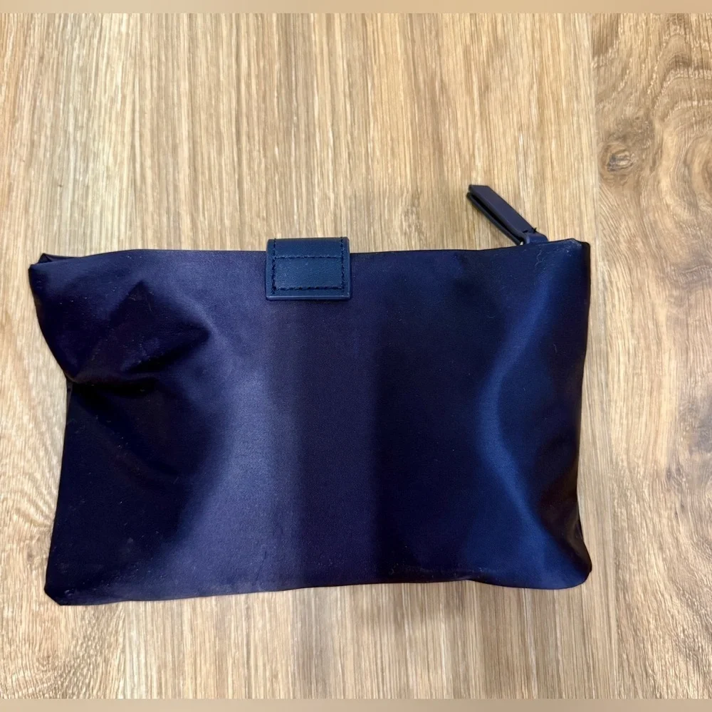 Lufthansa Business Class Amenity Kit Navy Complete